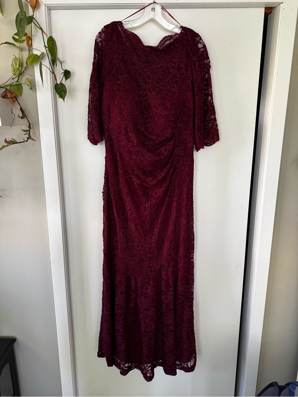 Women’s Nightway 18W Burgundy Wine Red Sparkly Lace Evening Gown EUC